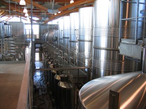 Winery_with_fermentation_tanks